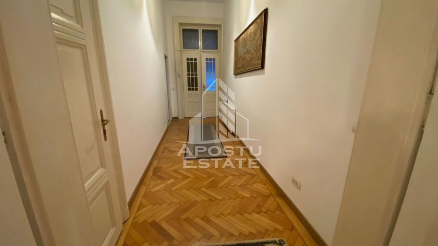 Apartament cu 4 camere decomandat în Central