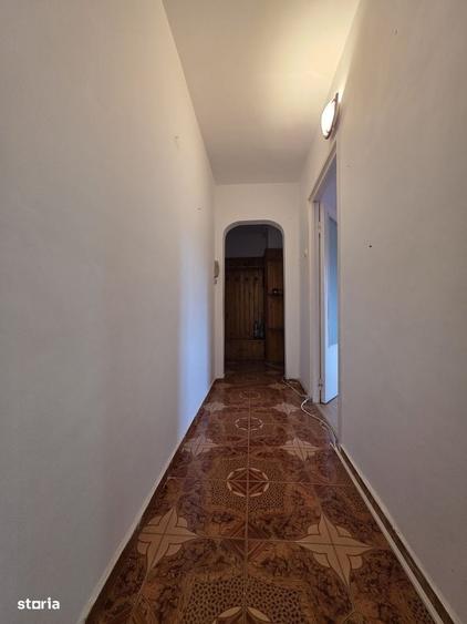 Apartament cu 3 camere decomandat în Astra