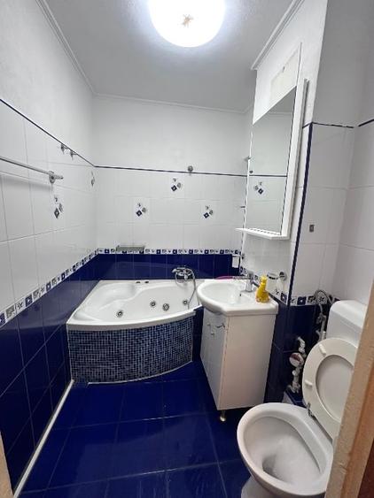 Apartament cu 3 camere decomandat, mobilat în Giurgiului
