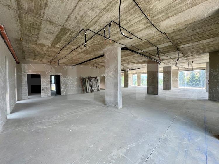 Spațiu comercial, de 1,400 mp, în Exterior Est