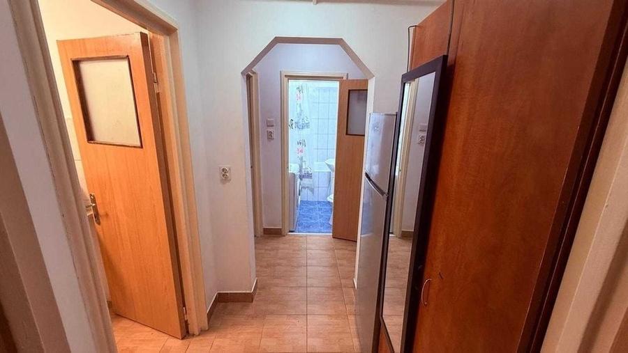 Apartament cu 2 camere decomandat, mobilat în Tei