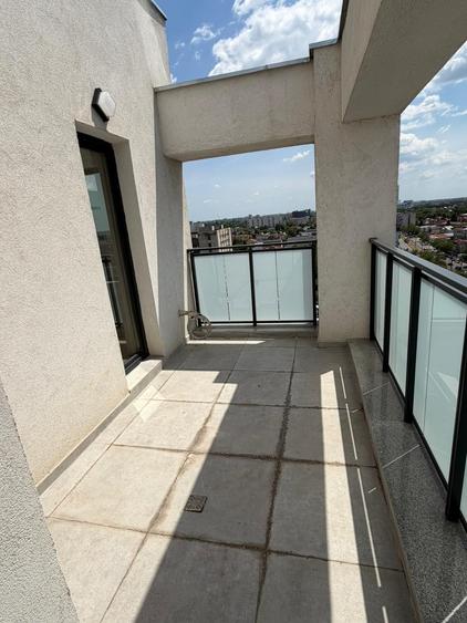 Penthouse cu 4 camere decomandat în Parcul Carol