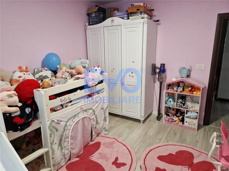 Apartament cu 3 camere semidecomandat în Valea Lupului