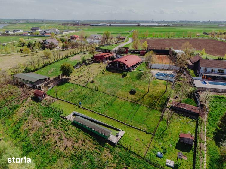 Casă cu 4 camere cu Teren 3000 Mp în Central