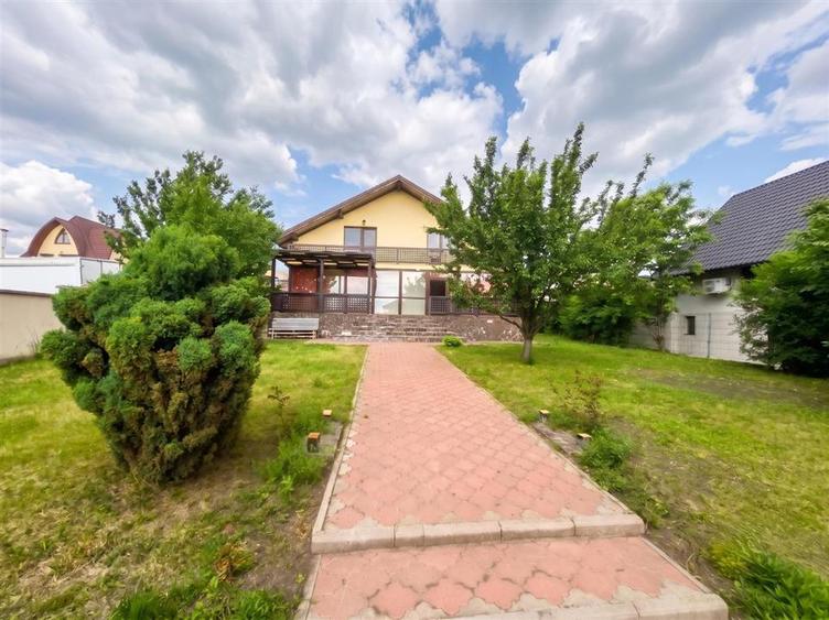 Casă individuală cu 4 camere cu Teren 796 Mp în Sud-Vest