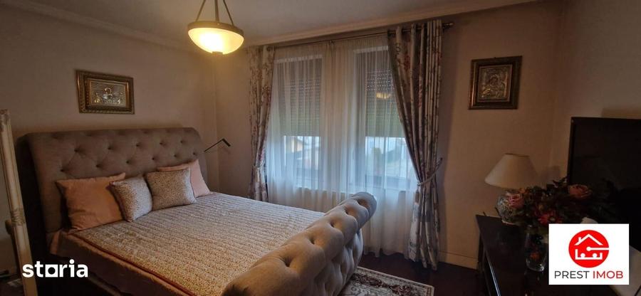 Casă cu 6 camere cu Teren 1725 Mp în Corunca