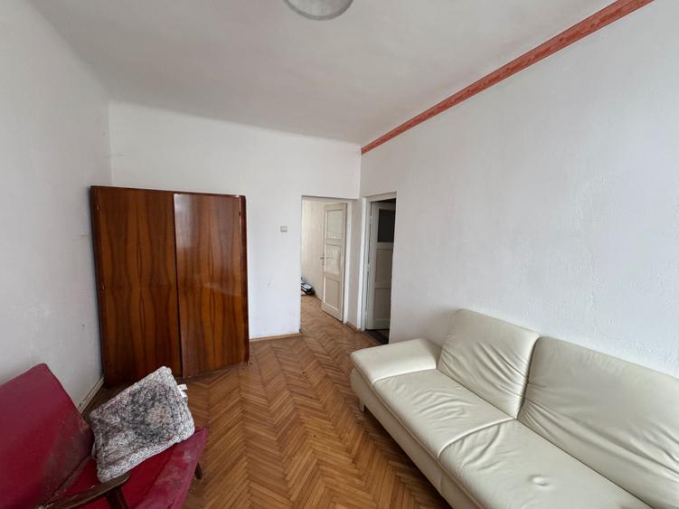 Apartament cu 2 camere semidecomandat în Central