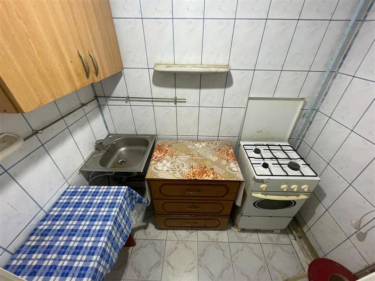 Apartament cu 2 camere semidecomandat în Brâncoveanu