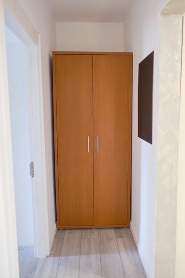 Apartament cu 3 camere semidecomandat în Girocului