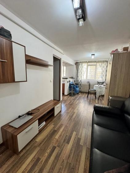 Garsonieră decomandată, mobilată în Săsar