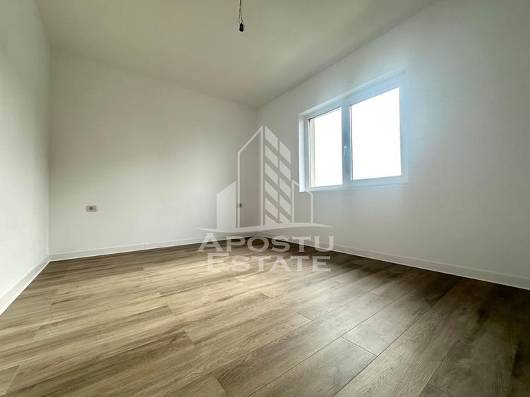 Duplex cu 4 camere cu Canalizare în Utvin