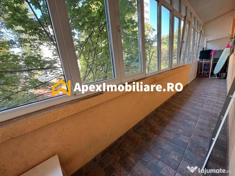 Apartament cu 2 camere semidecomandat în 1 Mai