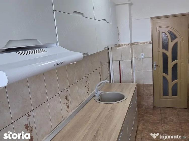 Apartament cu 3 camere decomandat în Nicolina