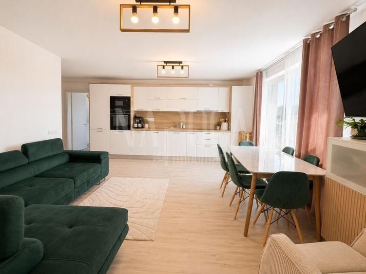 Apartament cu 3 camere semidecomandat în Dâmbul Rotund