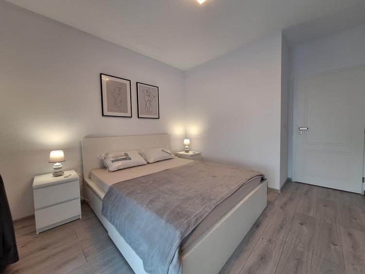 Apartament cu 2 camere decomandat, mobilat în Aradului