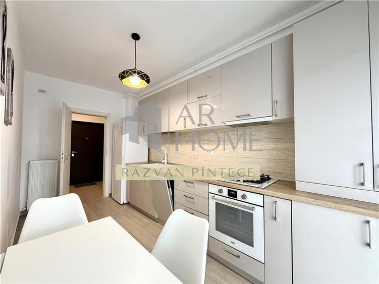 Apartament cu 2 camere decomandat, mobilat în Albert