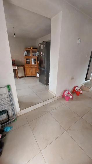 Casa spa?ioasa recent renovata pe interior cu teren generos - 2