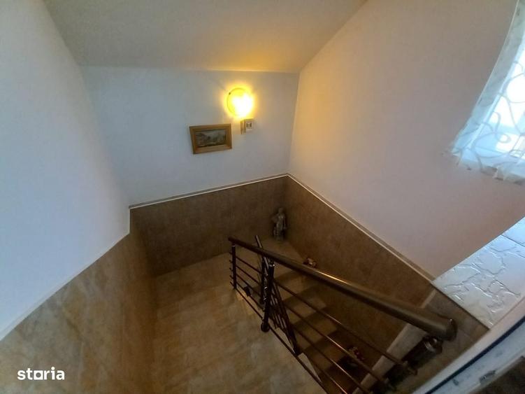 Casă cu 4 camere cu Teren 900 Mp în Central