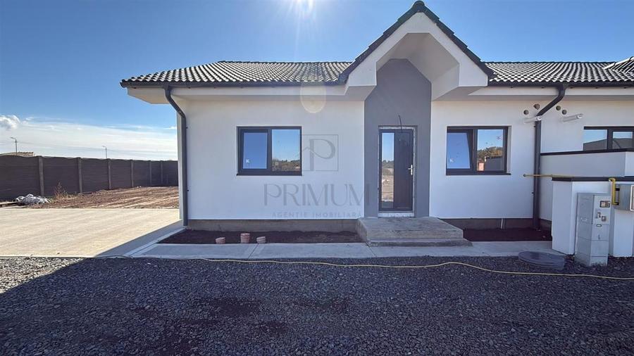 Duplex cu 3 camere cu Teren 370 Mp în Bucovăț (Remetea Mare)