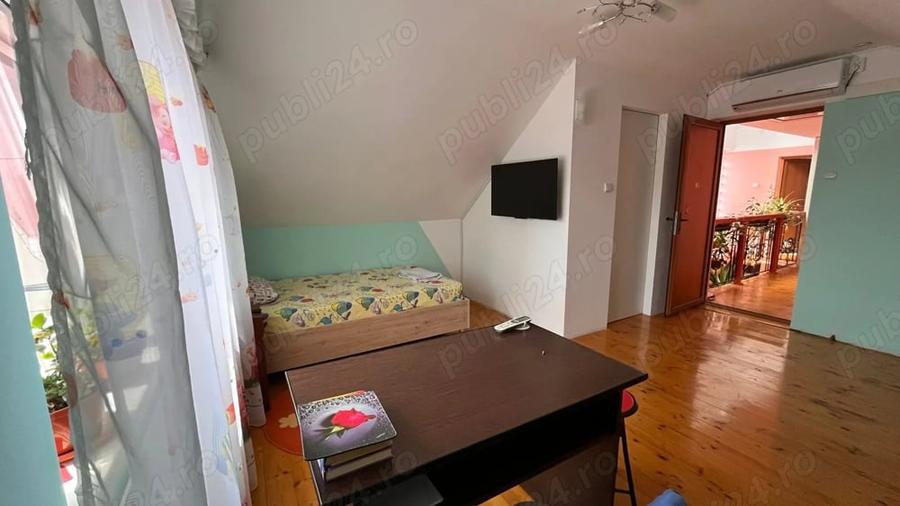 Casă cu 4 camere în Central