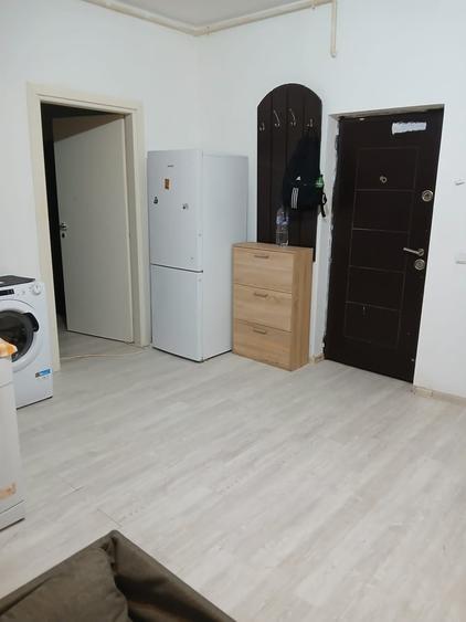 Apartament cu 3 camere semidecomandat în Dudu