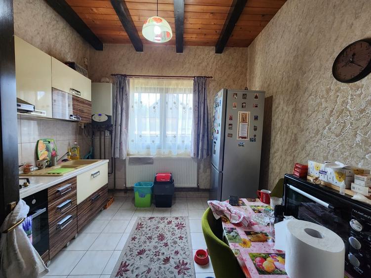 Casă individuală cu 3 camere cu Canalizare în Lunca Cetățuii