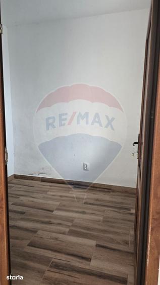 Casă cu 2 camere cu Teren 226 Mp în Laslea