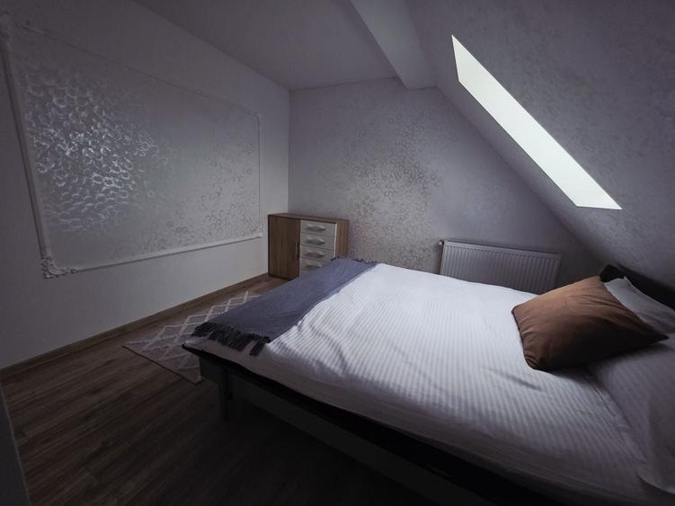 Apartament cu 3 camere decomandat, mobilat în Calea Poplăcii
