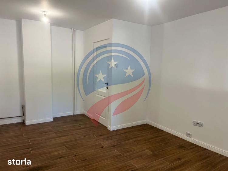 Spațiu comercial, de 48 mp, în Central