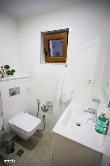 Casă cu 5 camere cu Teren 400 Mp în Valea Doftanei