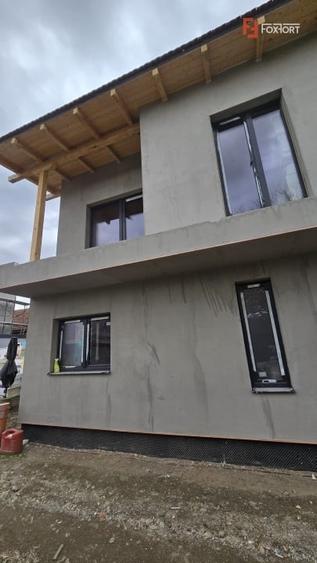 Duplex cu 4 camere cu Canalizare în Sânandrei