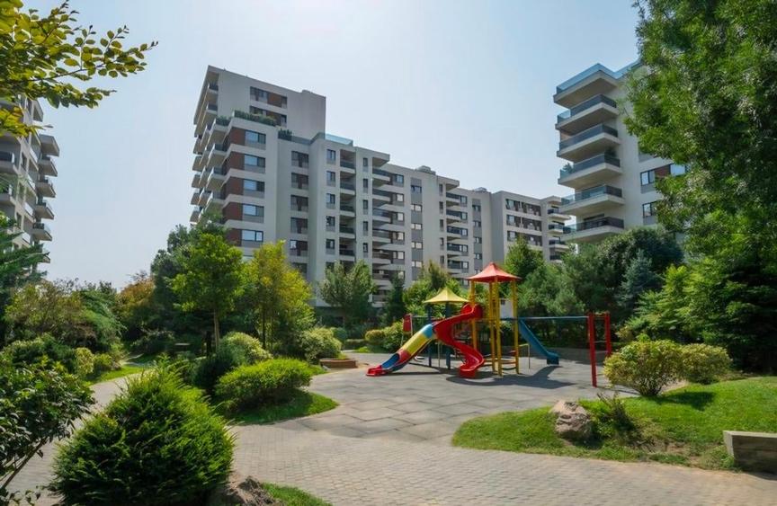 Apartament cu 3 camere semidecomandat, mobilat în Pipera