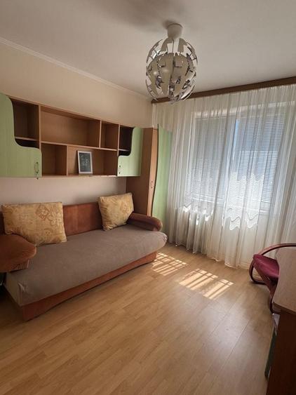 Apartament cu 3 camere decomandat, mobilat în Dristor