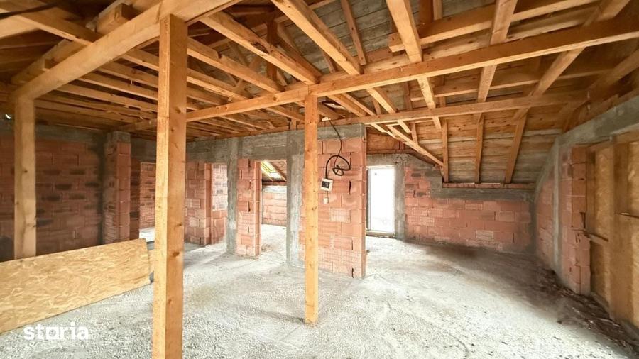 Casă cu 6 camere cu Teren 770 Mp în Câmpineanca