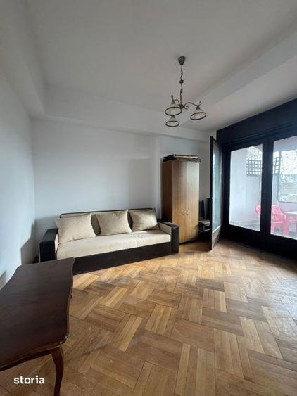Apartament cu 2 camere, mobilat în Romană