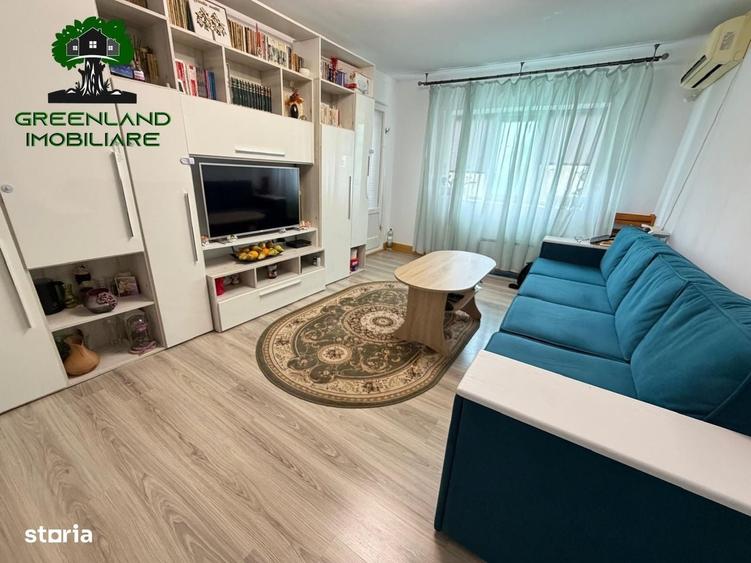 Apartament cu 3 camere în Podu Roș