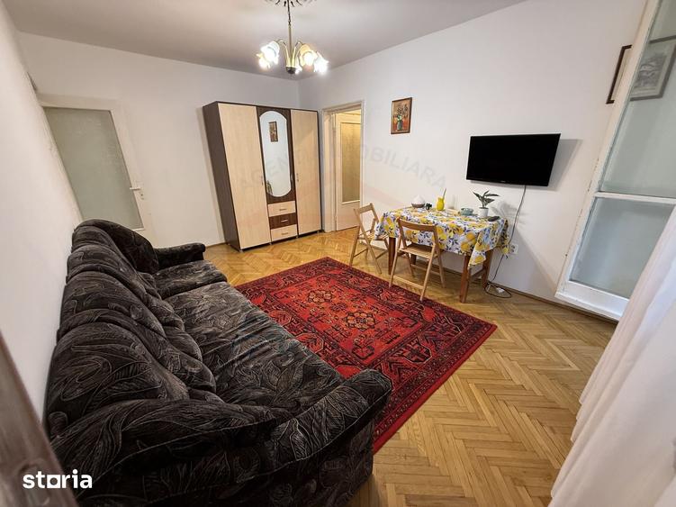 Apartament cu 3 camere semidecomandat în Micro 38