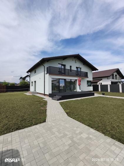 Casă cu 5 camere cu Teren 556 Mp în Exterior Vest