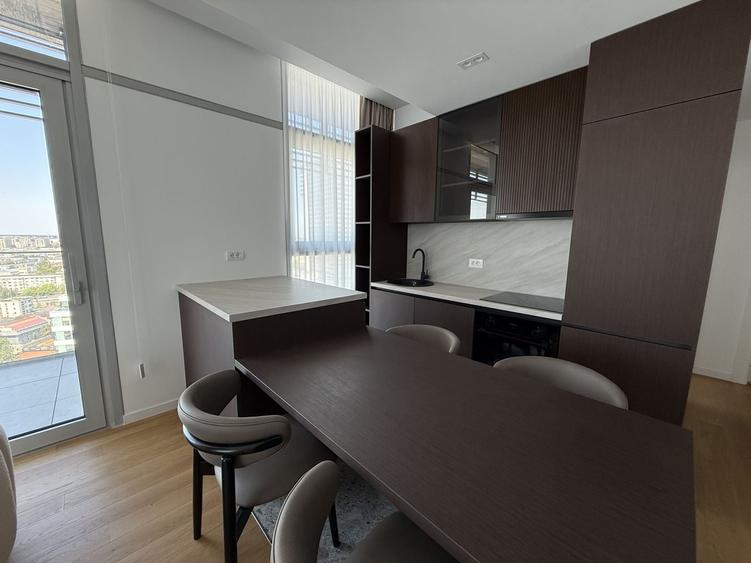 Apartament cu 3 camere semidecomandat, mobilat în Nord