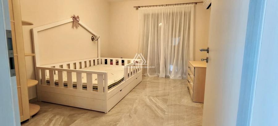 Casă individuală cu 3 camere cu Canalizare în Iris