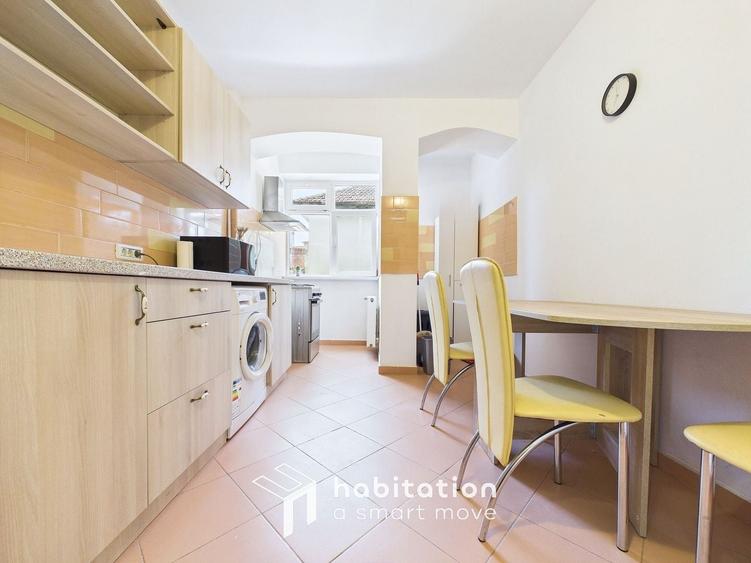 Apartament cu 3 camere semidecomandat în Central