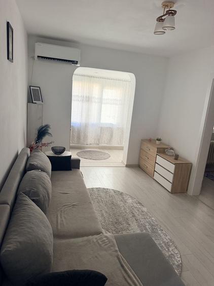 Apartament cu 2 camere decomandat în Spitalul Județean