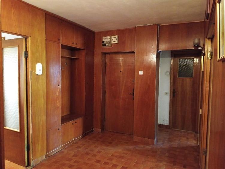 Apartament cu 4 camere decomandat, mobilat în Ultracentral