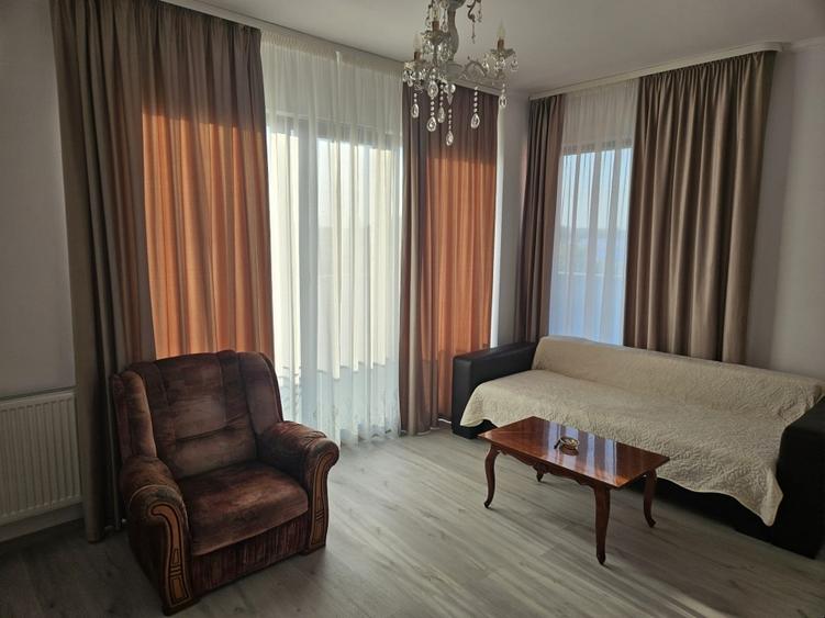 Apartament cu 2 camere decomandat în Far