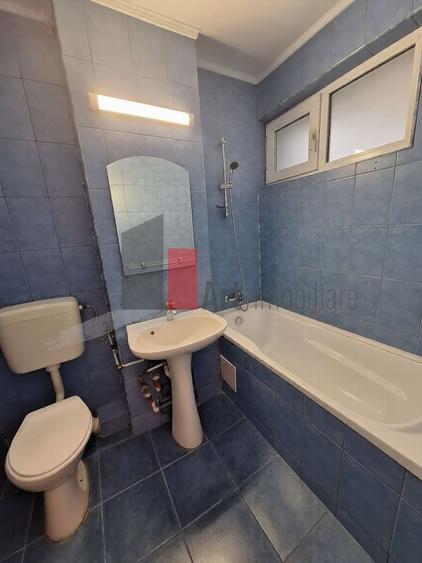 Apartament cu 2 camere semidecomandat, mobilat în Dristor