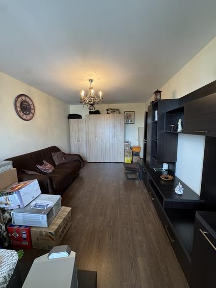 Apartament cu 2 camere decomandat, mobilat în Malu Roșu