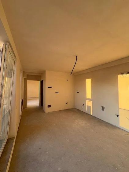 Apartament cu 3 camere semidecomandat în Mărăști — fotografia 2