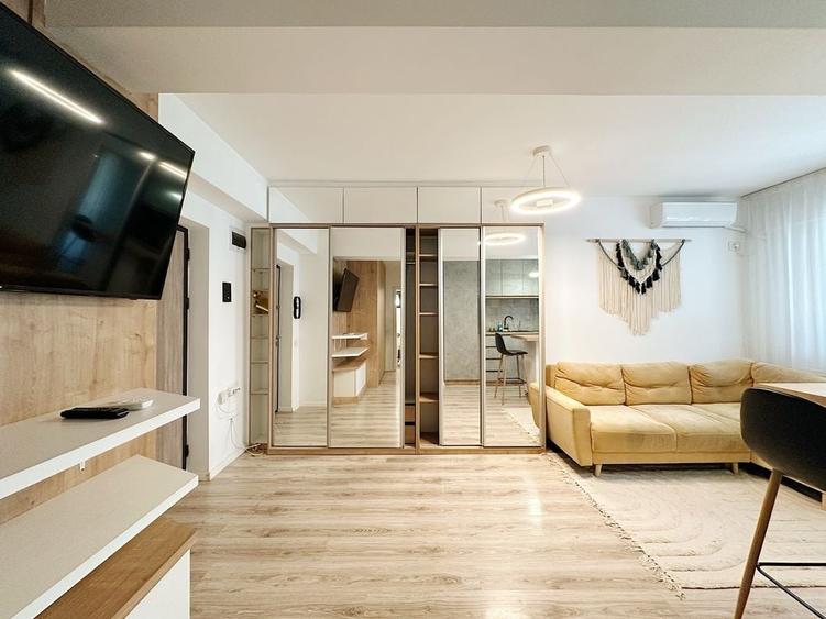 Apartament cu 2 camere decomandat în Baza 3