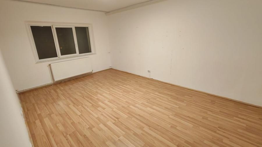 Apartament cu 2 camere decomandat în Siderurgiștilor
