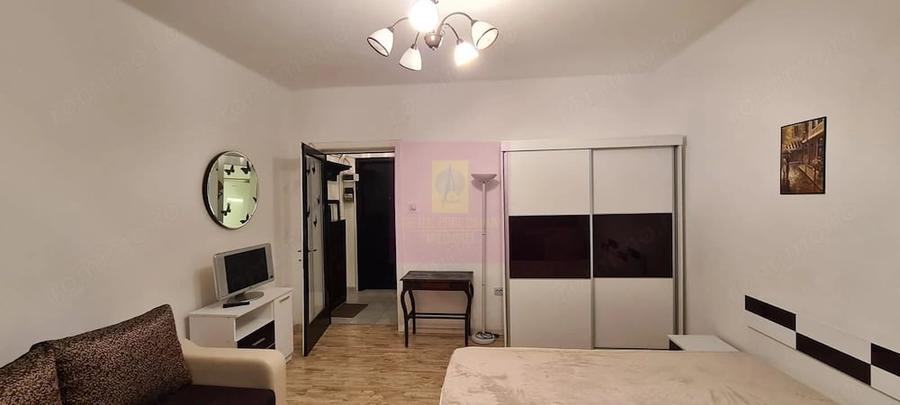 Garsonieră semidecomandată în Romană